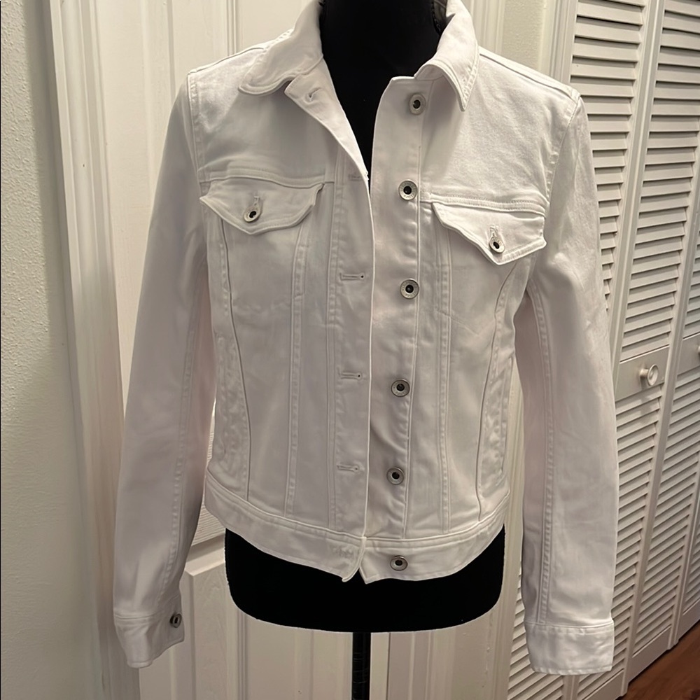 Vineyard Vines Women's Classic White Denim Jacket